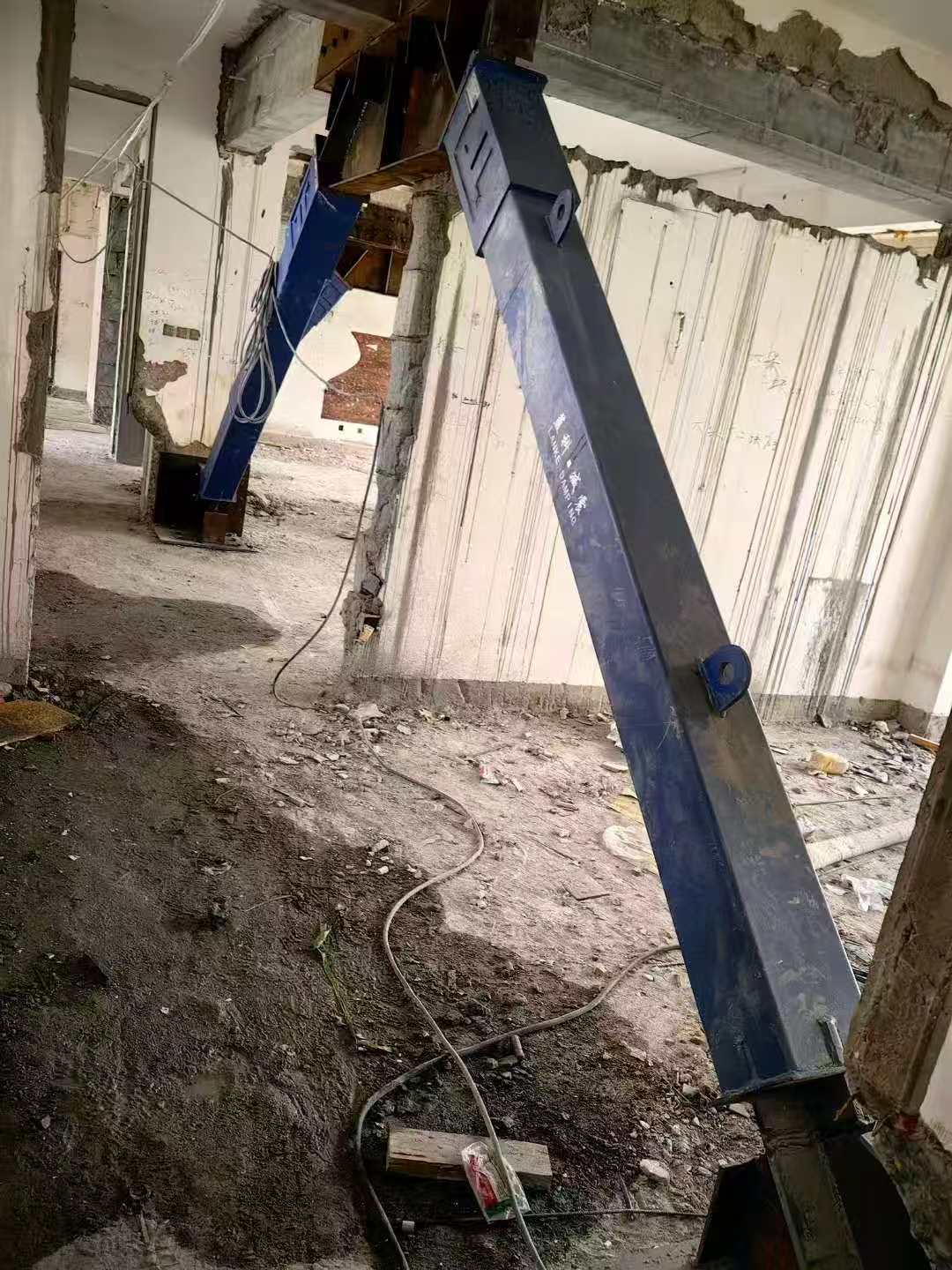 巴东柱子粘钢加固施工工艺